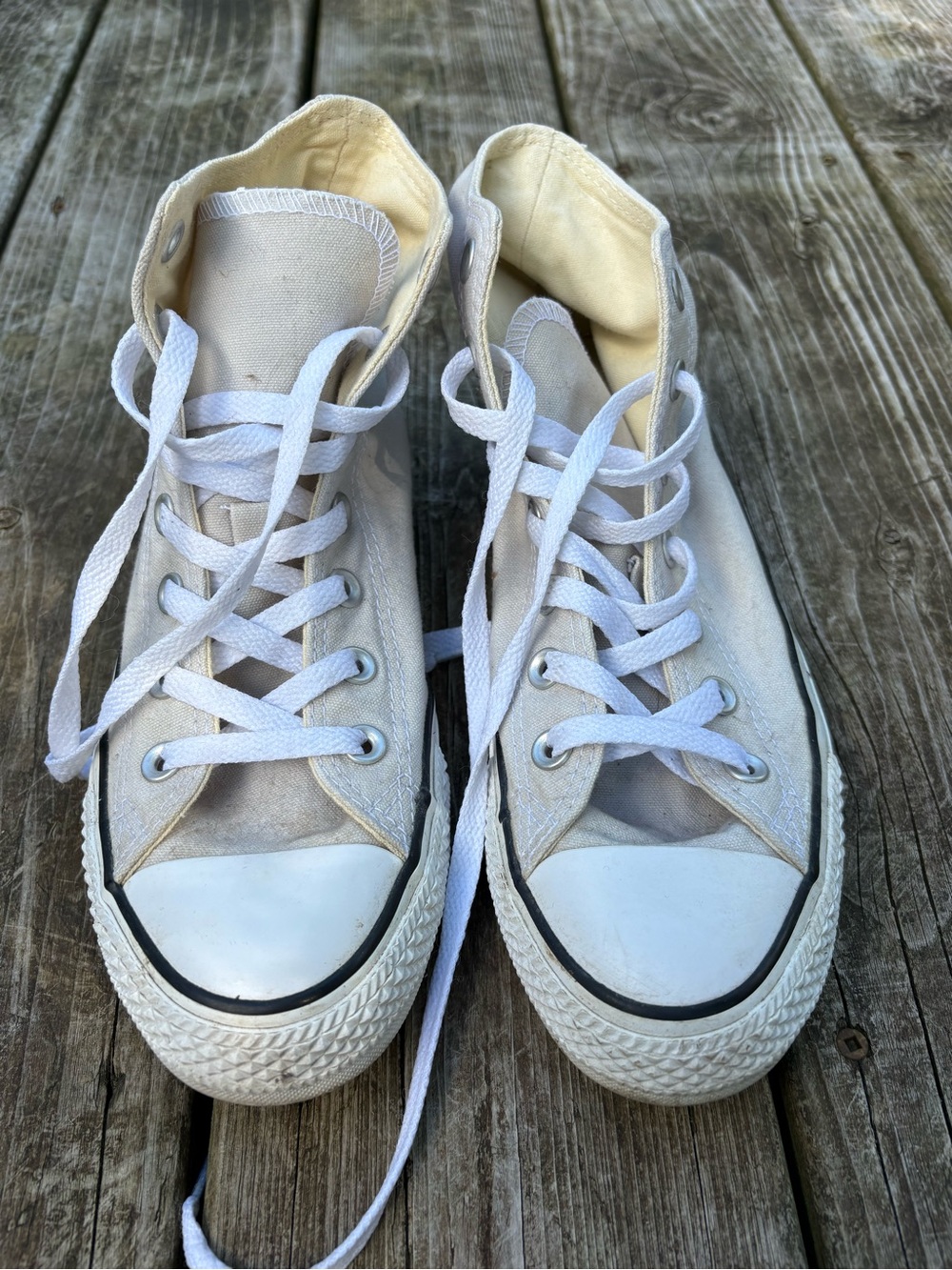 White/parchment High-Top Canvas Shoes - Classic Style